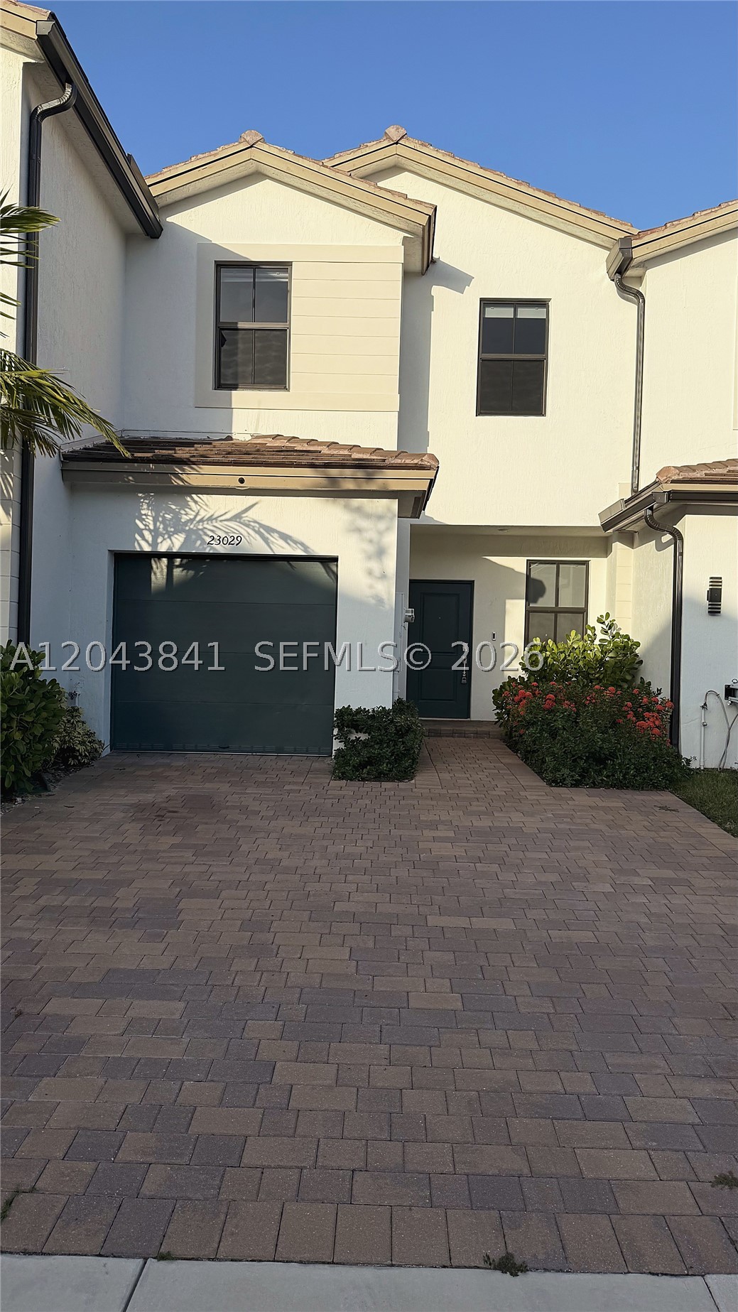 23013 SW 128th Pl Property Photo 1