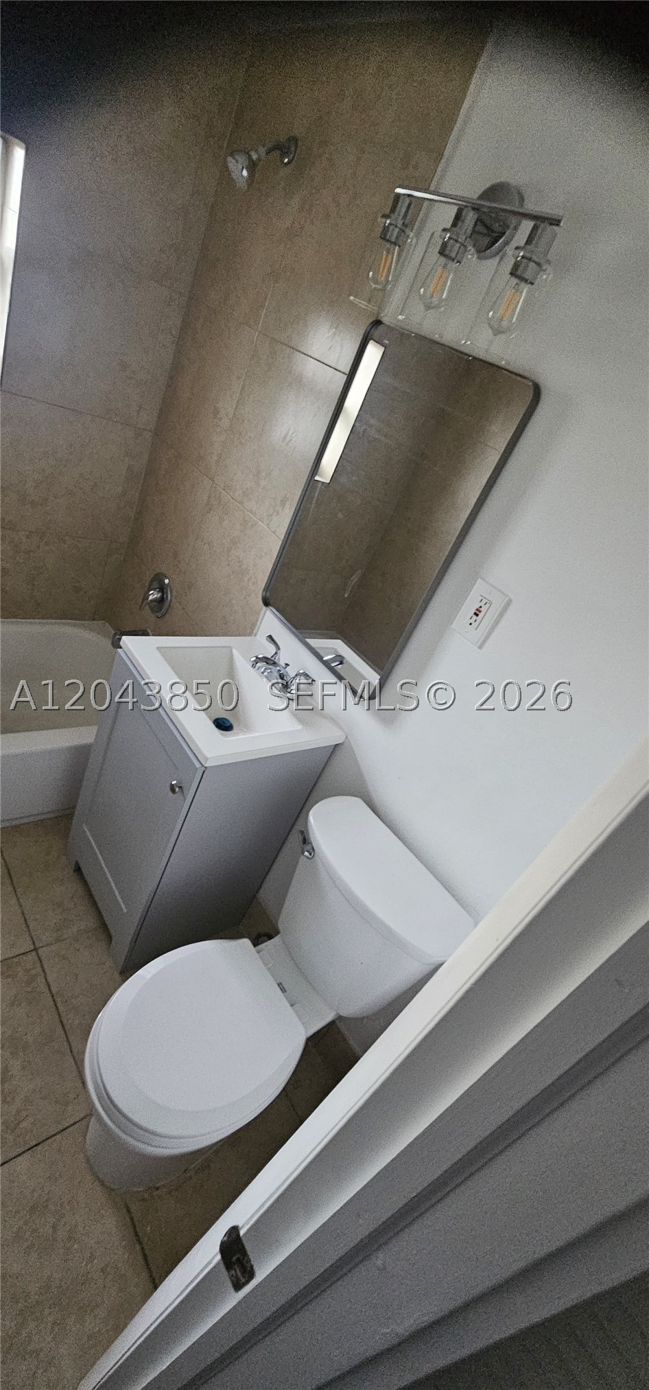 A12043850 Property Photo 8