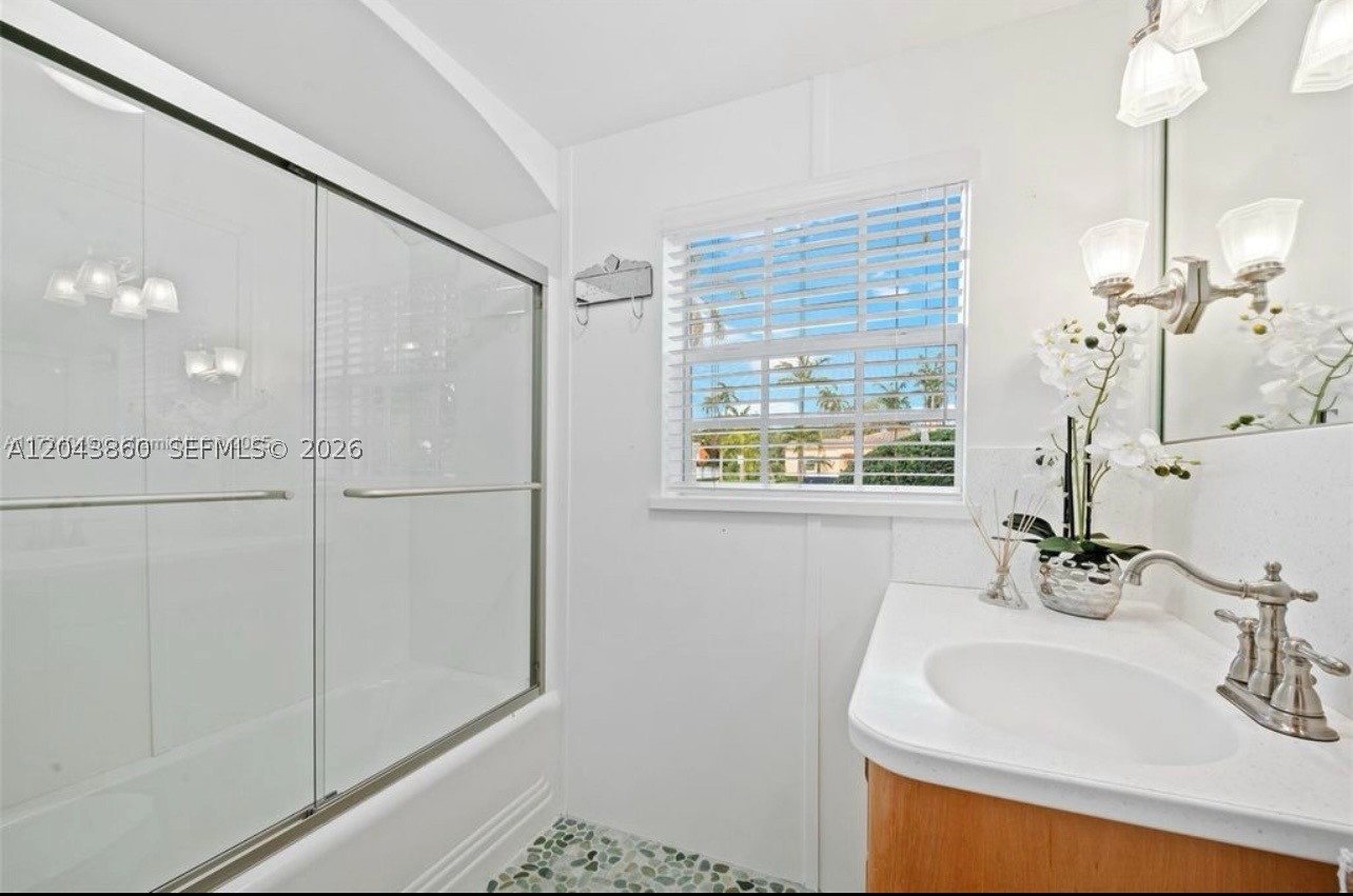 1056 Harrison St Property Photo 14