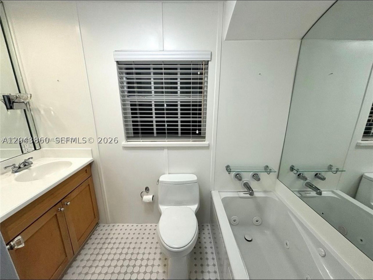1056 Harrison St Property Photo 22