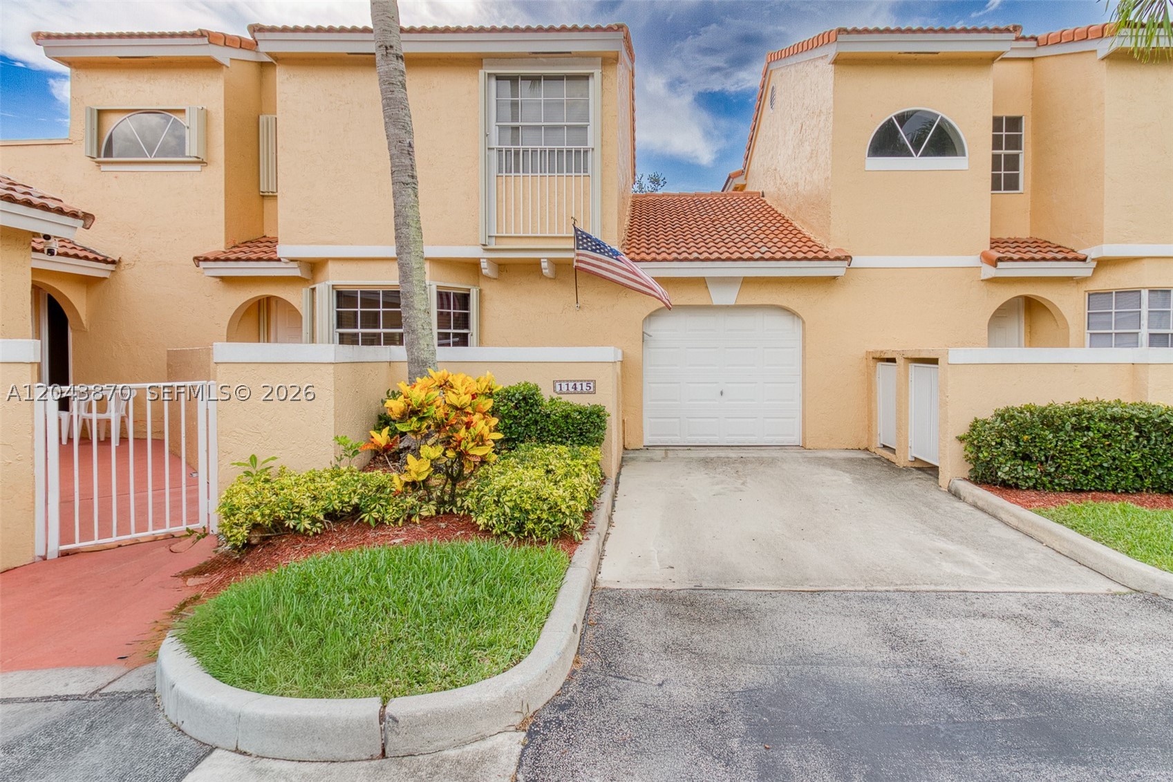 11415 Lakeview Dr 2-D Property Photo 1