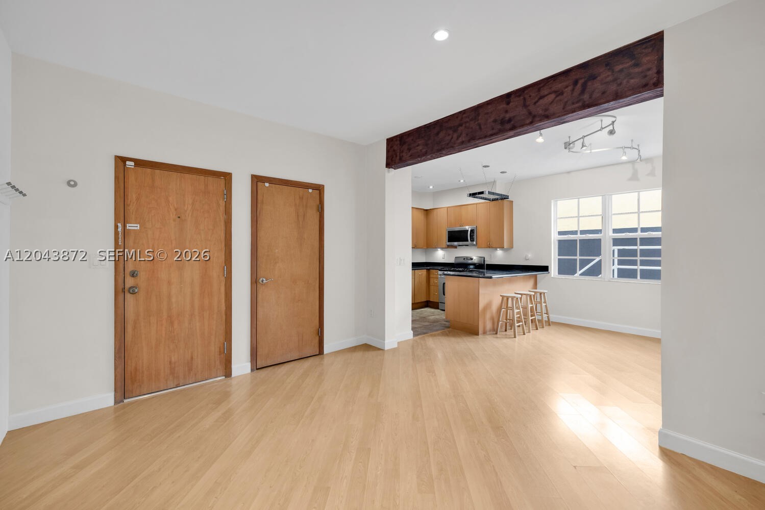 305 Jefferson Ave 2 Property Photo 6