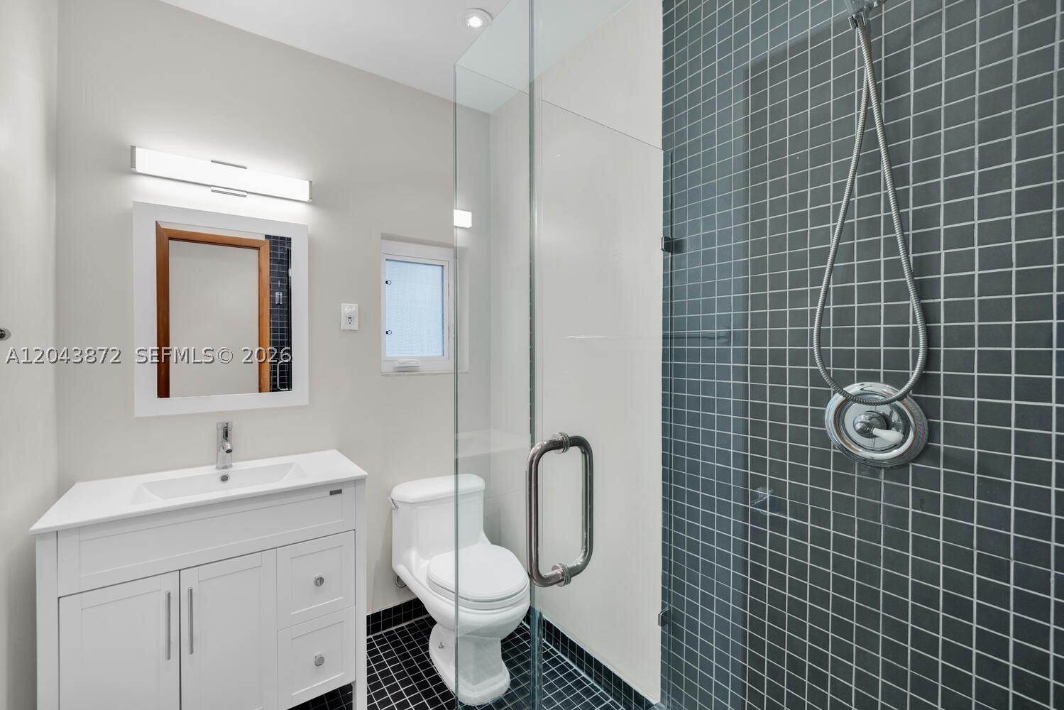 305 Jefferson Ave 2 Property Photo 14