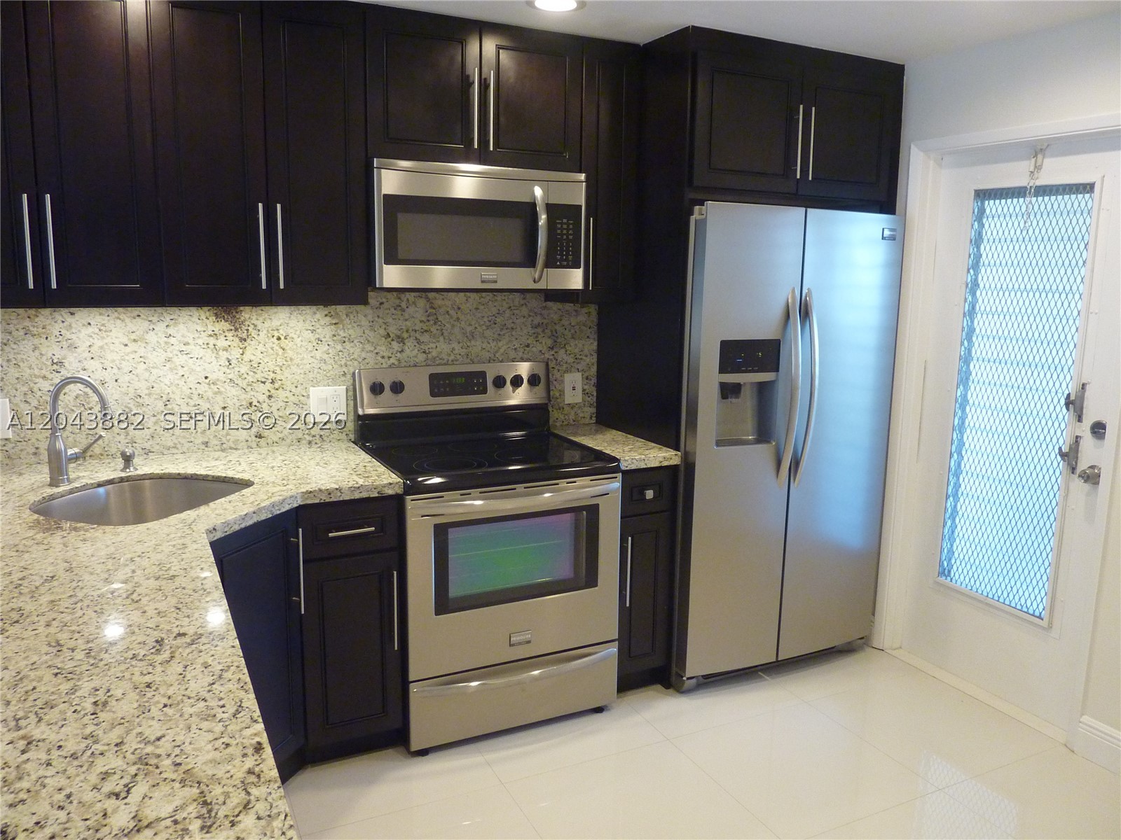 3200 N Palm Aire Dr 305 Property Photo 10