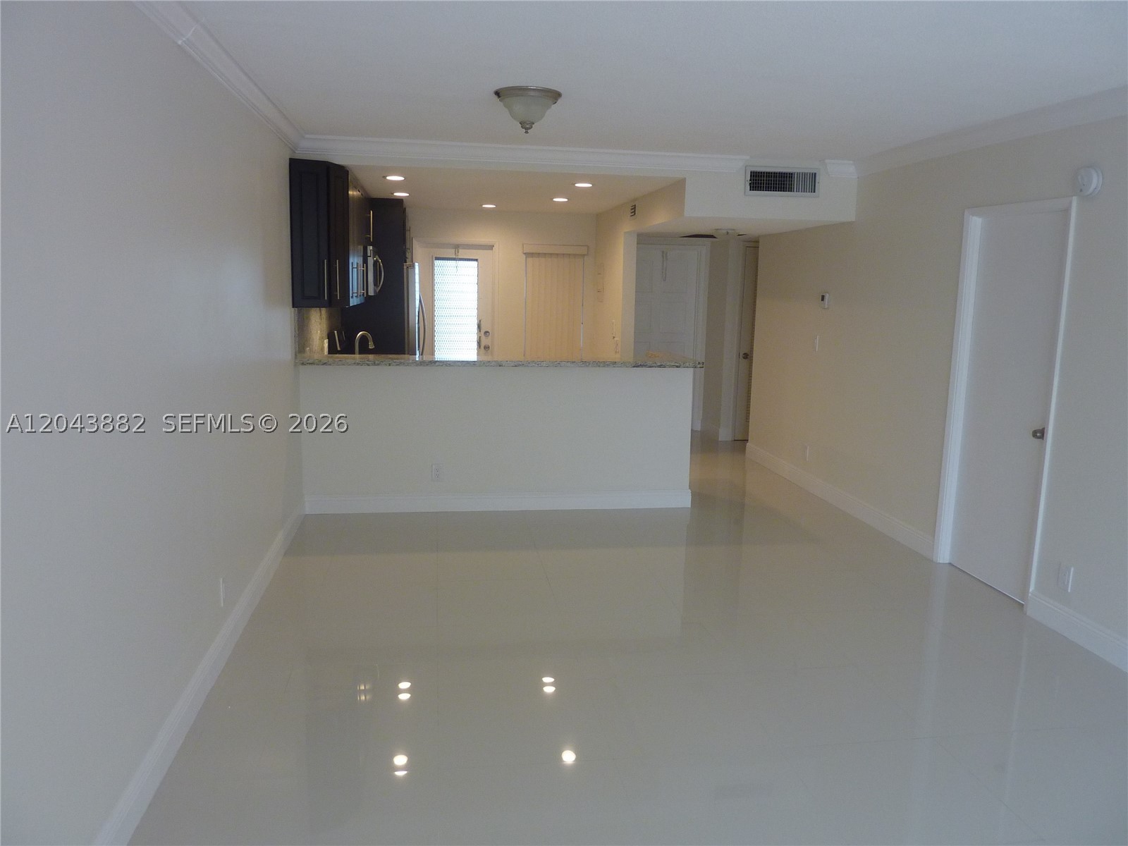 3200 N Palm Aire Dr 305 Property Photo 12