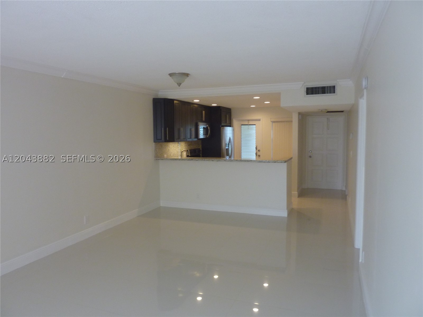 3200 N Palm Aire Dr 305 Property Photo 13