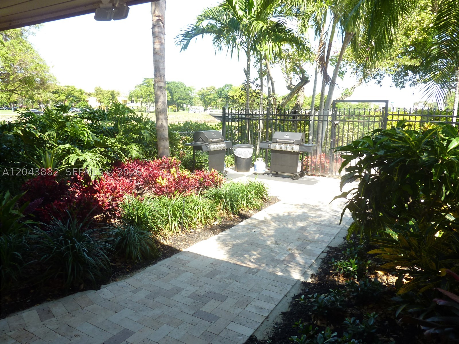 3200 N Palm Aire Dr 305 Property Photo 39