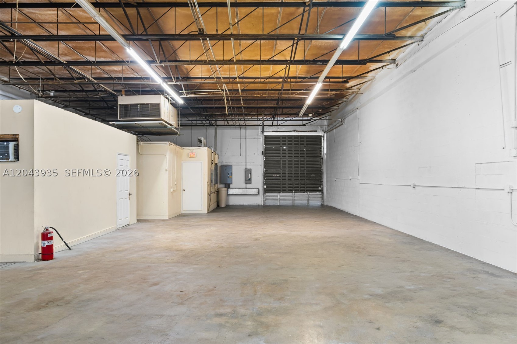 693 W 26th St Property Photo 12