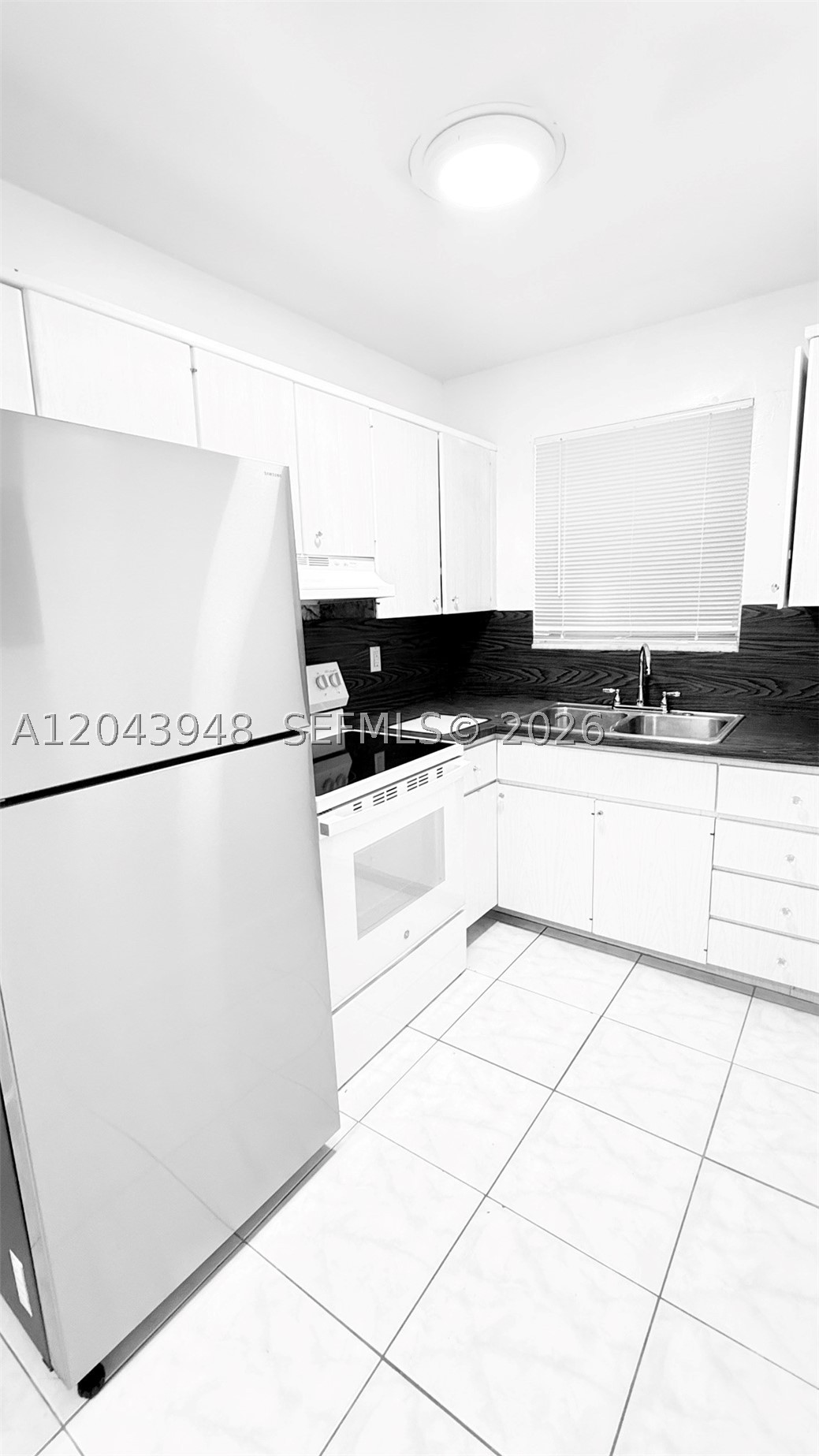 400 Se 9th Ct 9 Property Photo 5