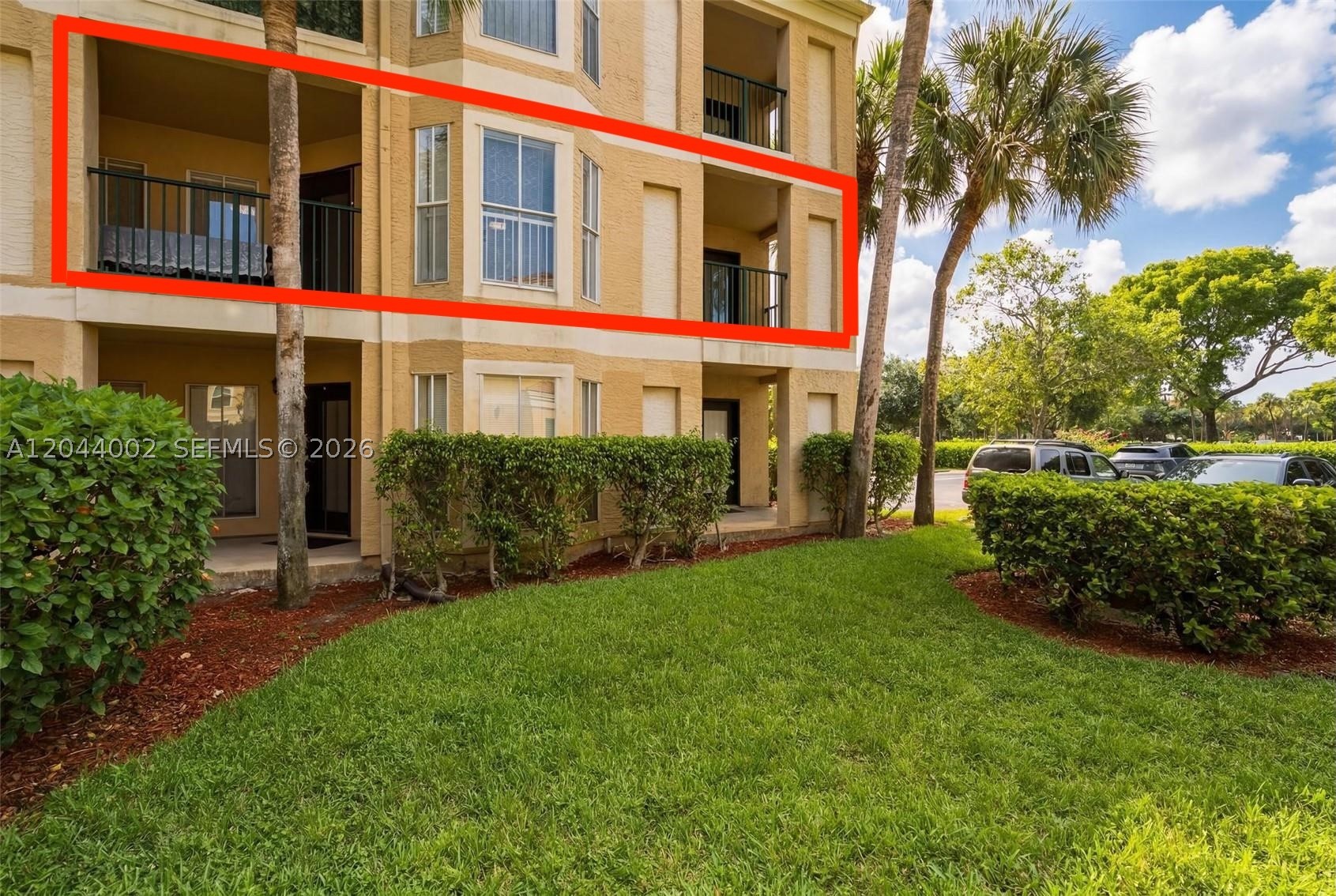 977 Riverside Dr 220 Property Photo 3
