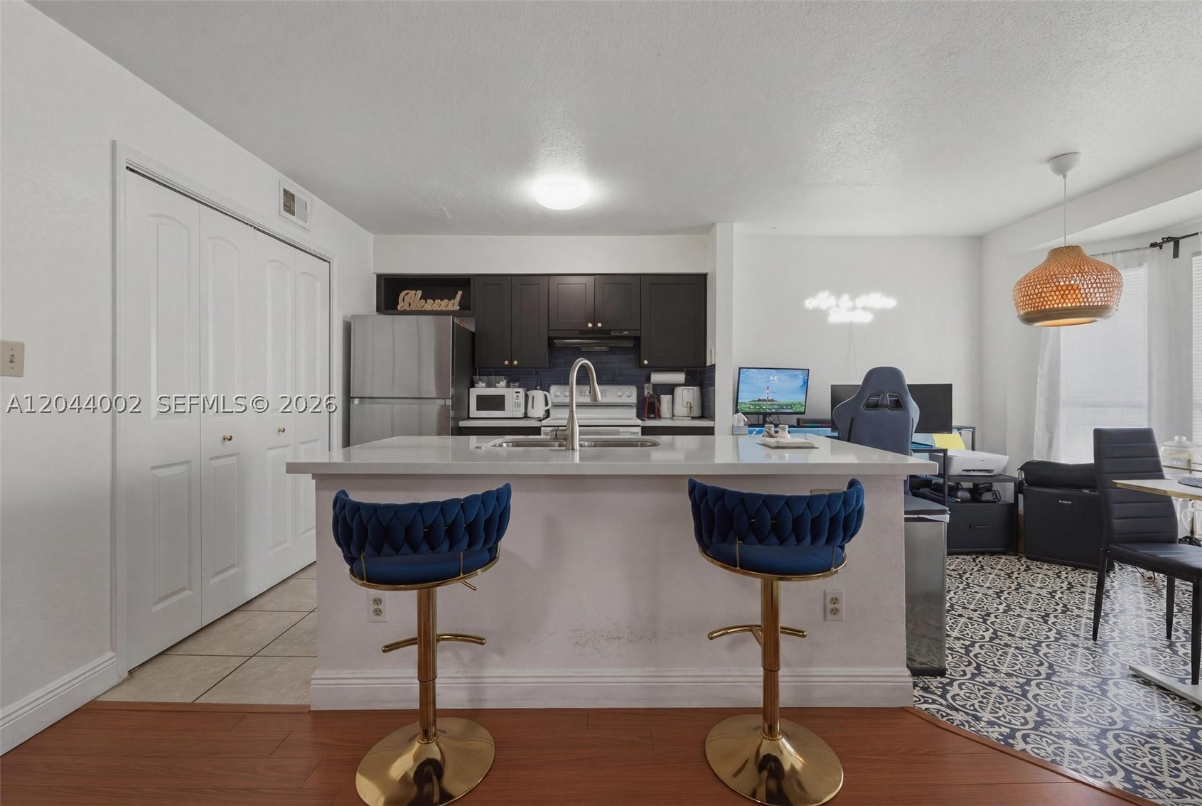 977 Riverside Dr 220 Property Photo 8