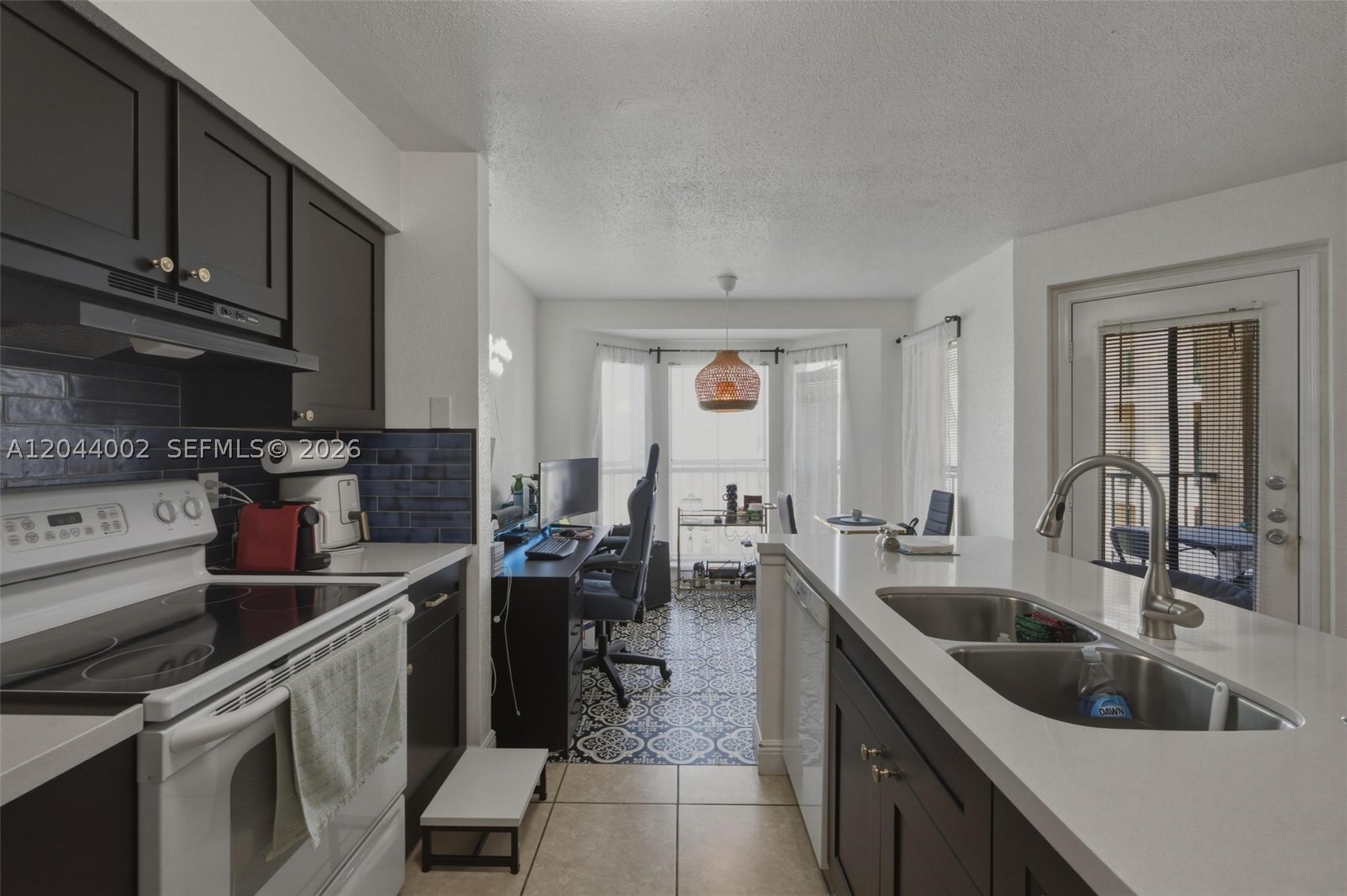 977 Riverside Dr 220 Property Photo 10