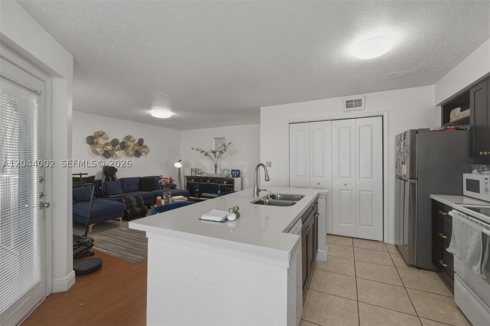 977 Riverside Dr 220 Property Photo 11