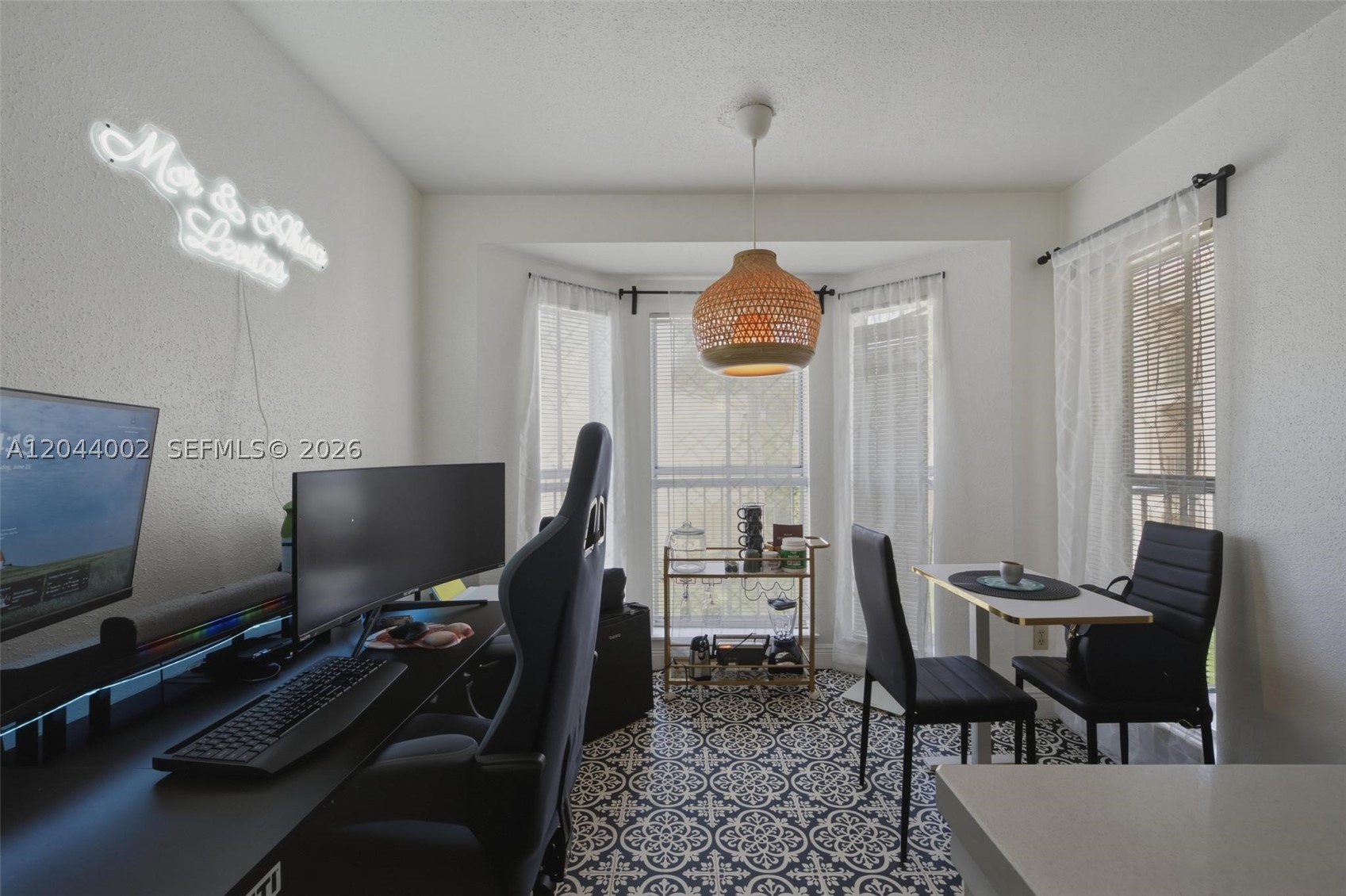977 Riverside Dr 220 Property Photo 12