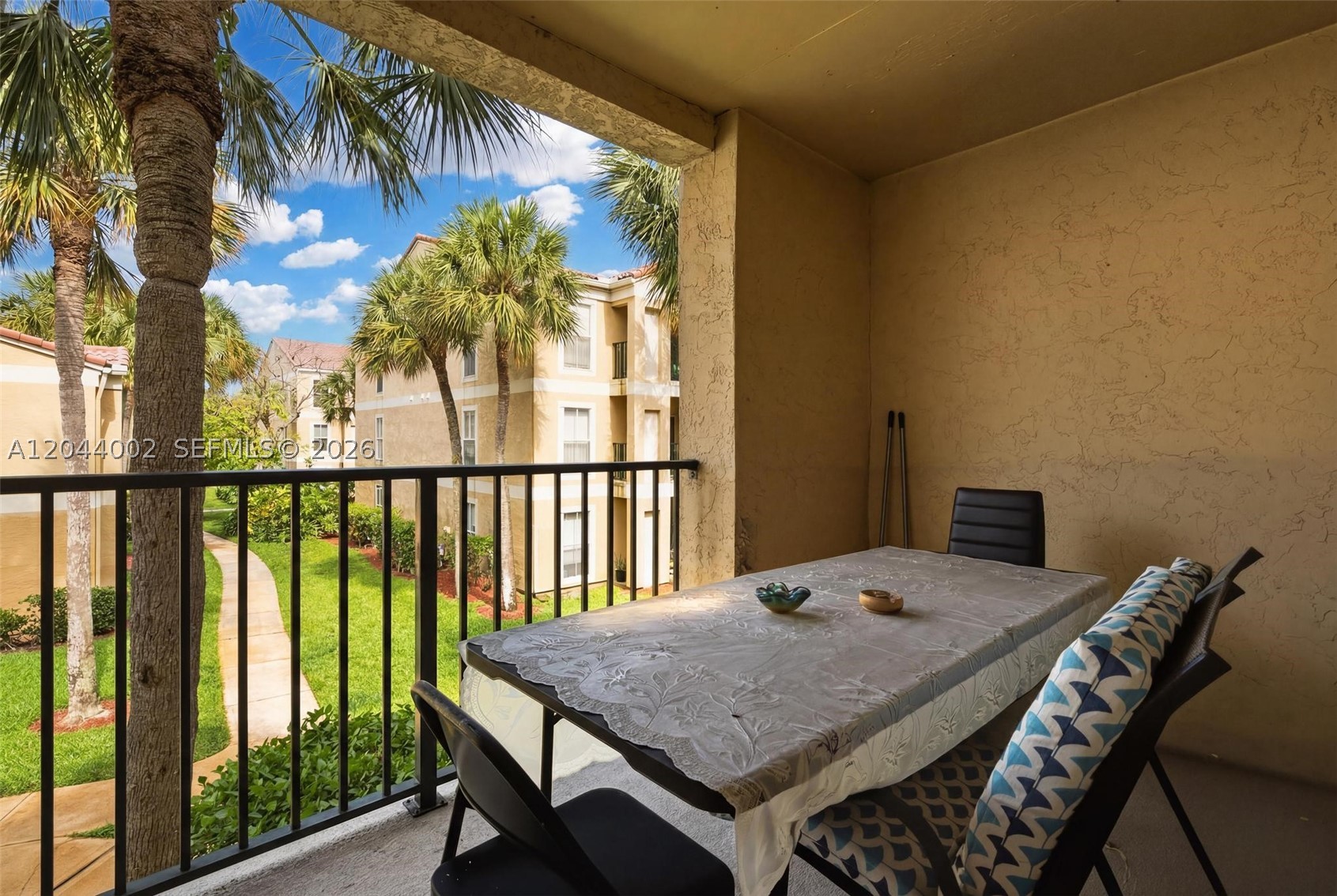 977 Riverside Dr 220 Property Photo 20
