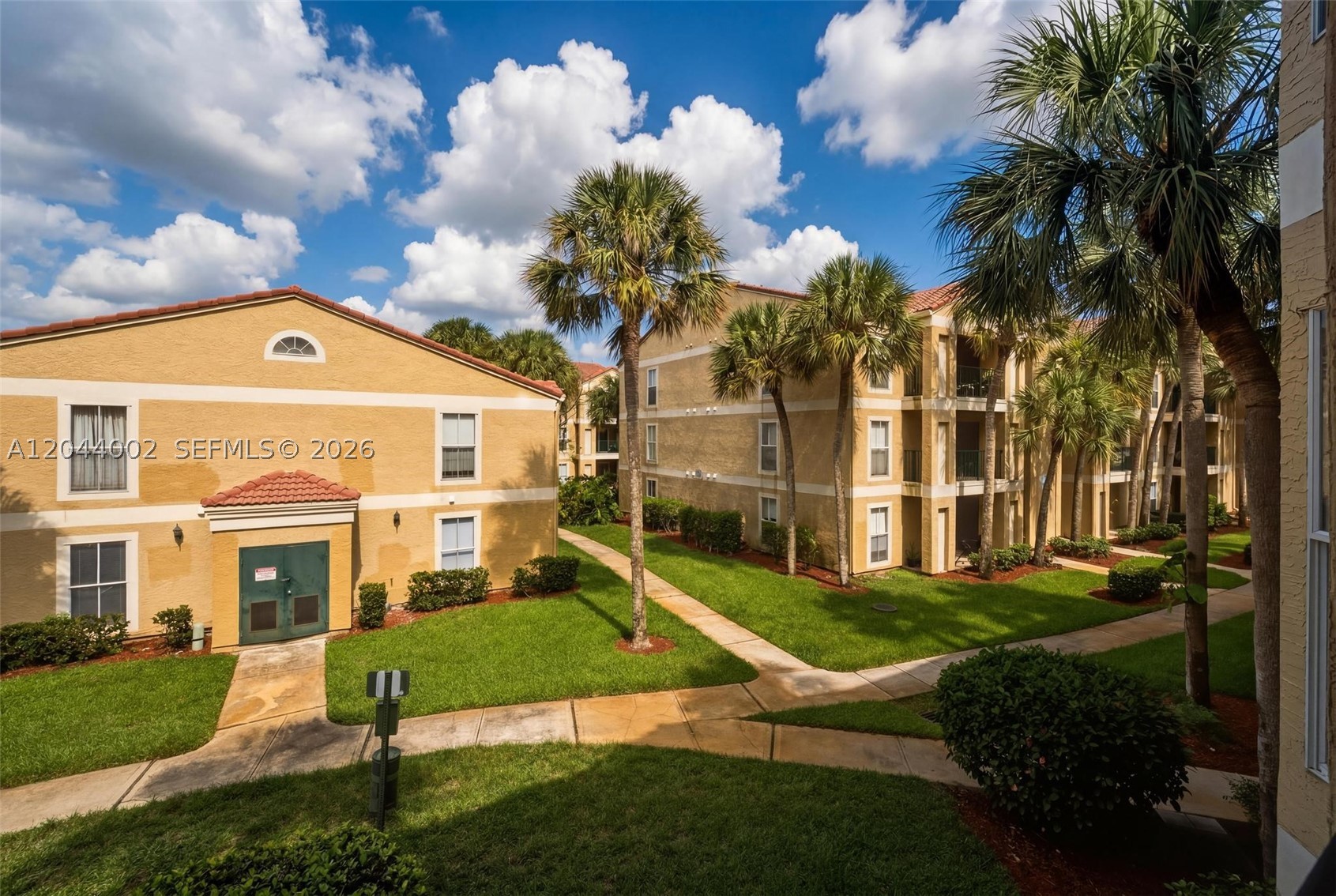 977 Riverside Dr 220 Property Photo 25