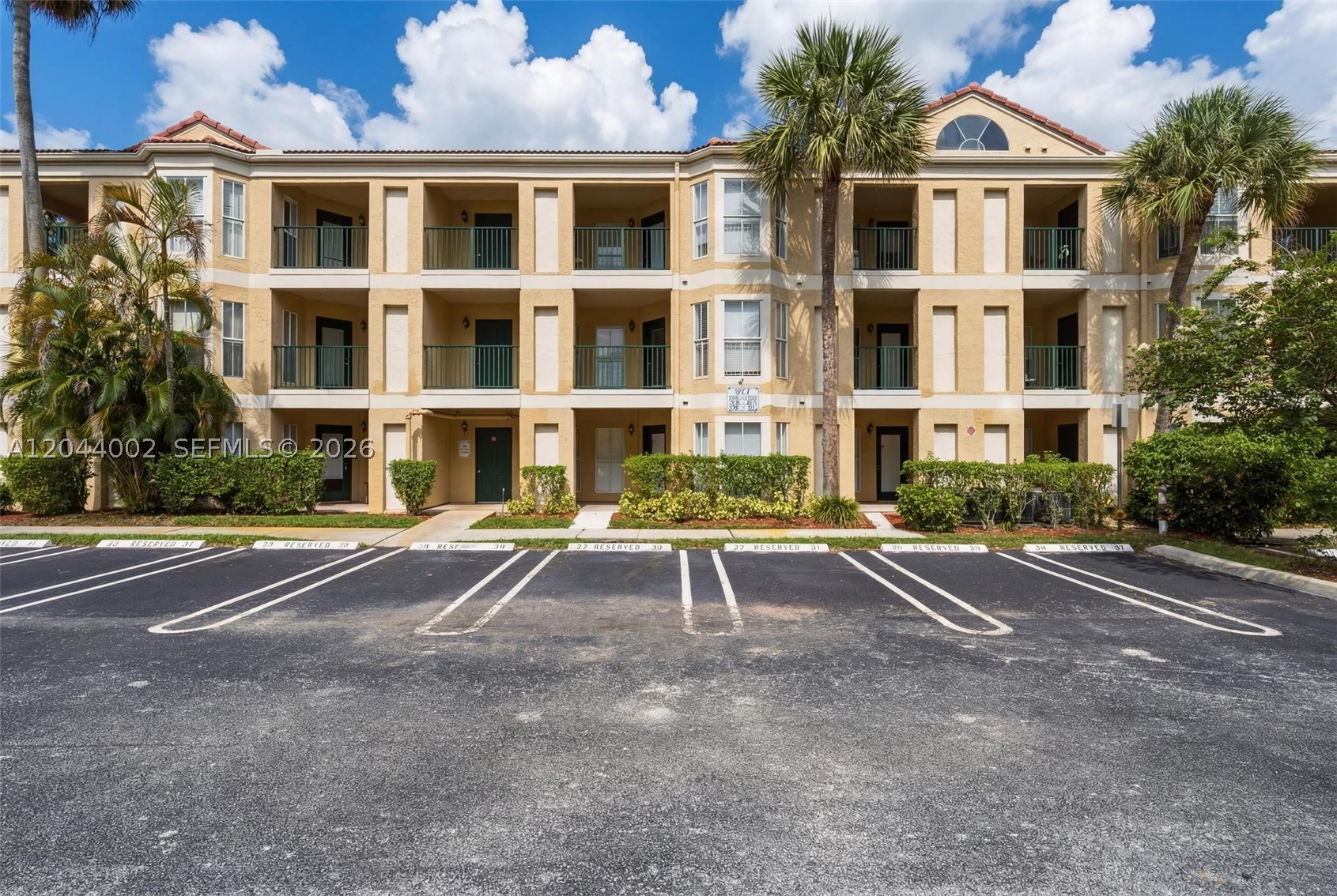 977 Riverside Dr 220 Property Photo 27