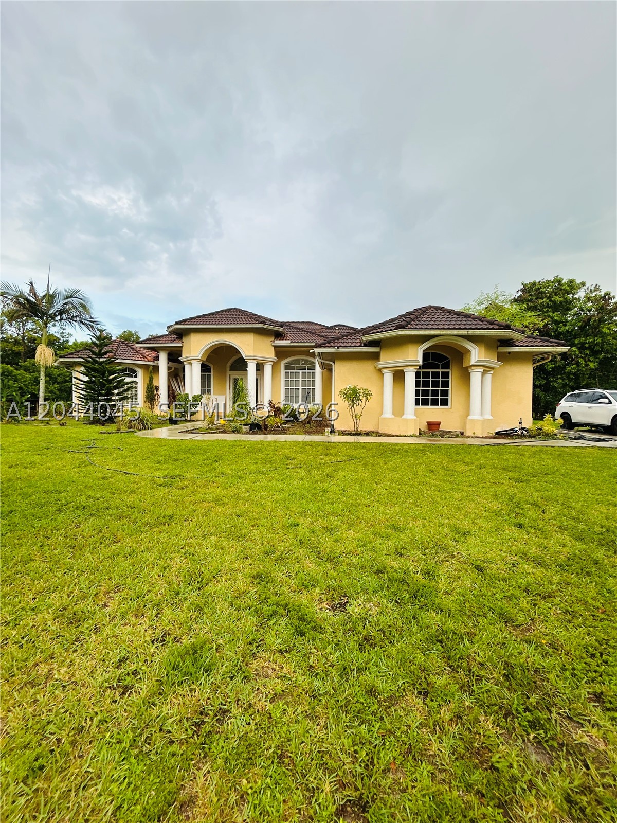 13754 N 48th Ct N Property Photo 1