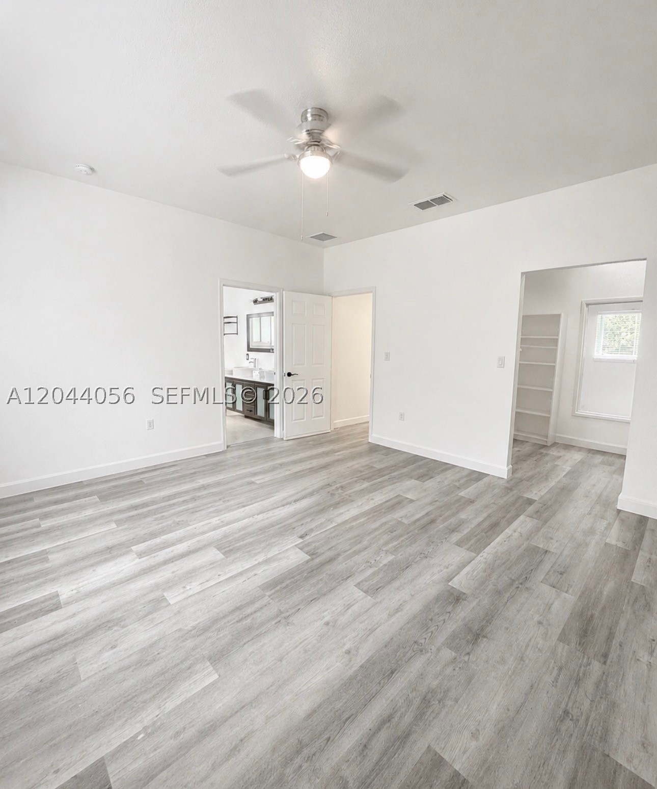 363 Ne 35th Ter Property Photo 18