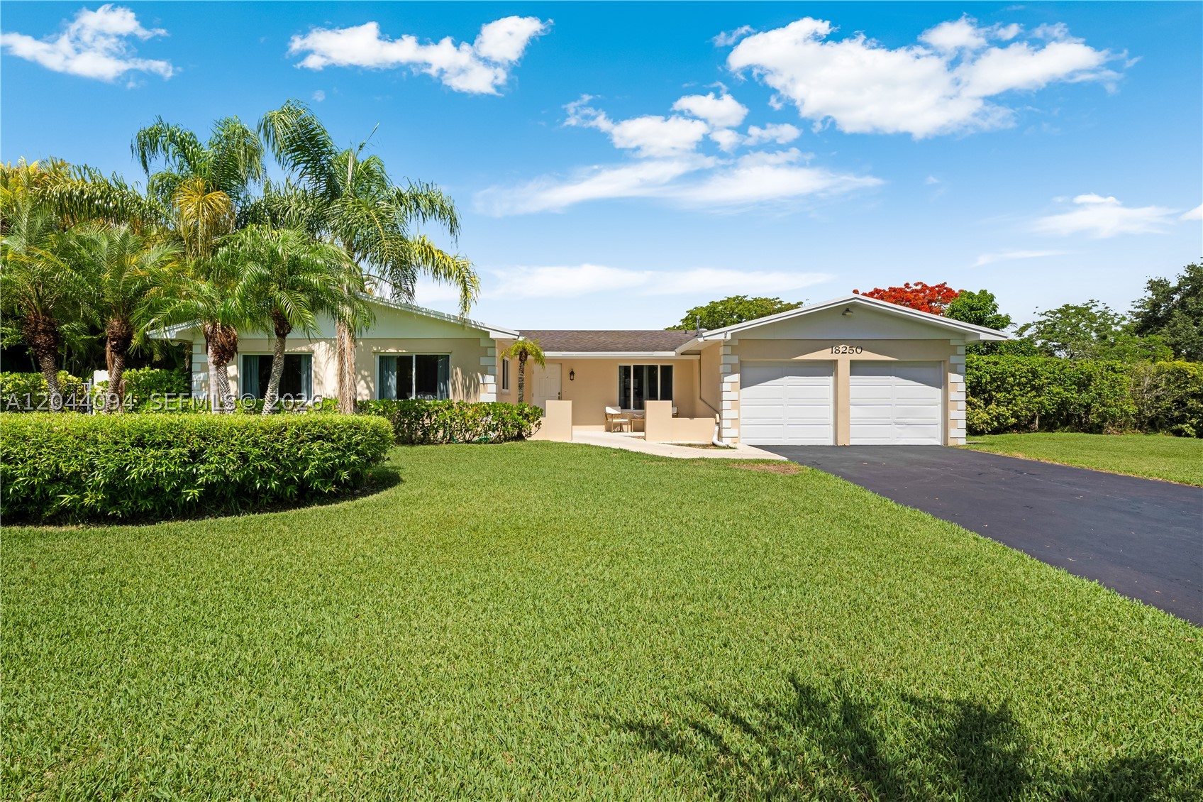 18250 Sw 88th Pl Property Photo 1