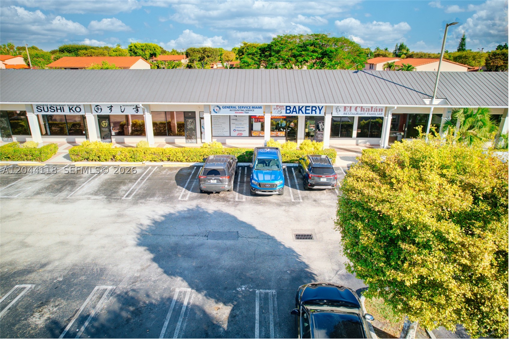 A12044118 Property Photo 2