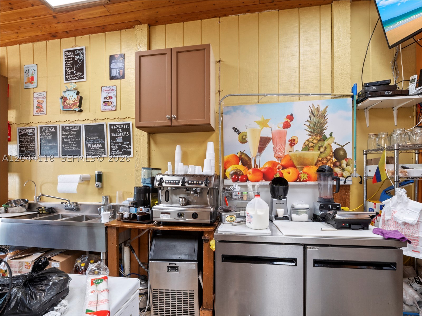 A12044118 Property Photo 14