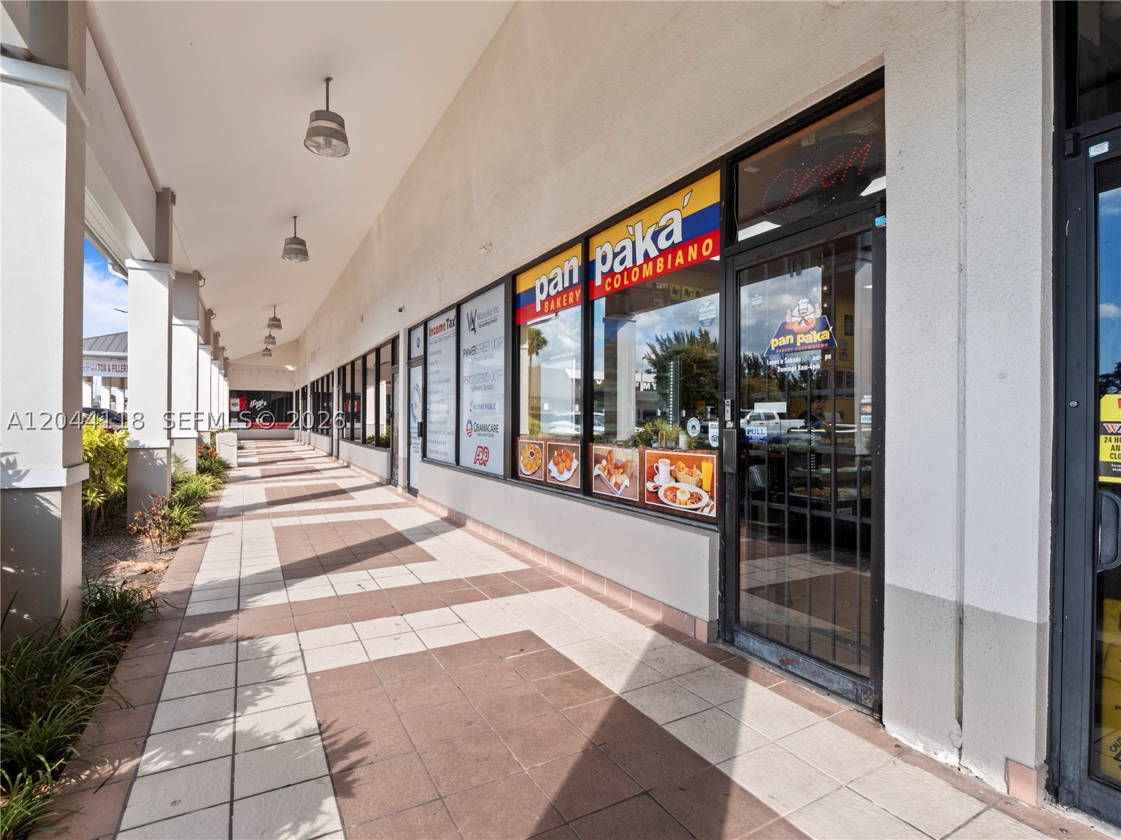 A12044118 Property Photo 33