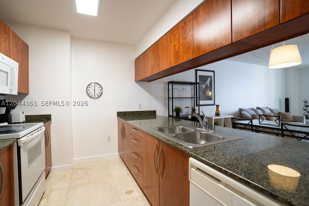 1200 Brickell Bay Dr 2806 Property Photo 12