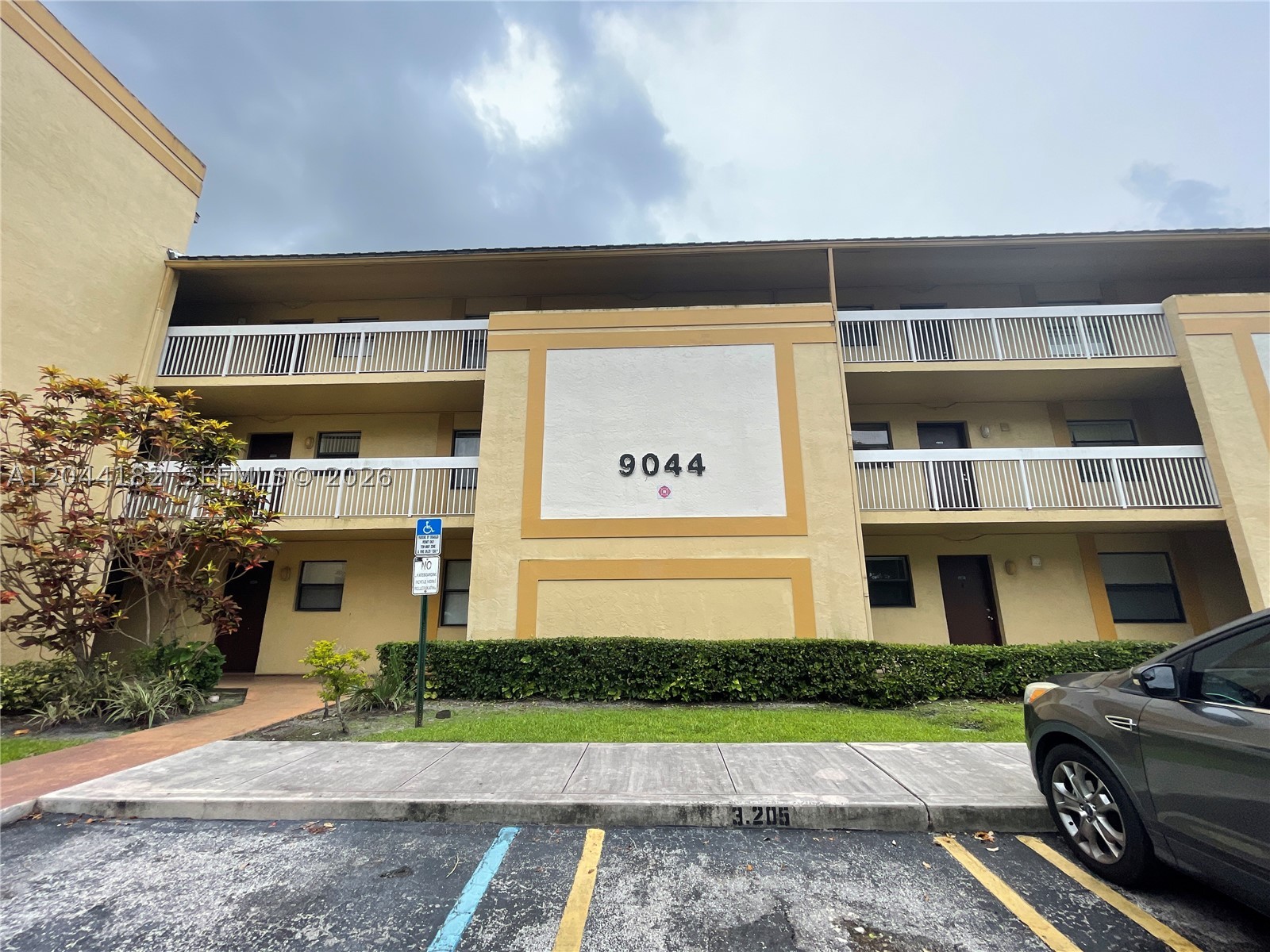 9044 Nw 28th Dr 3-106 Property Photo 11