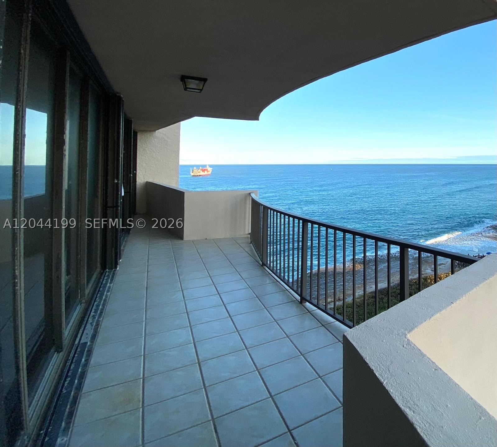 4200 N Ocean Dr 1-1103 Property Photo 4