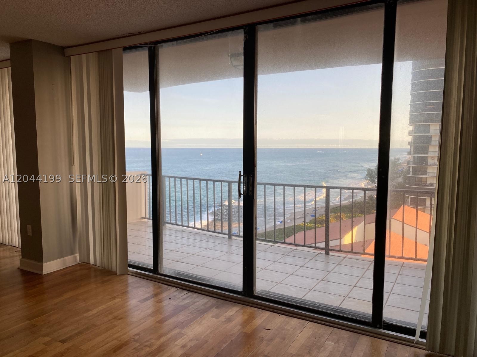 4200 N Ocean Dr 1-1103 Property Photo 11