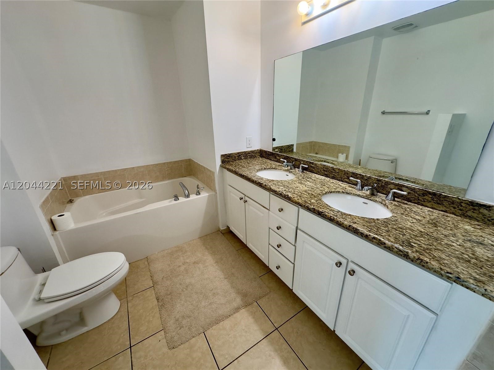 3001 Ne 185th St 515 Property Photo 10