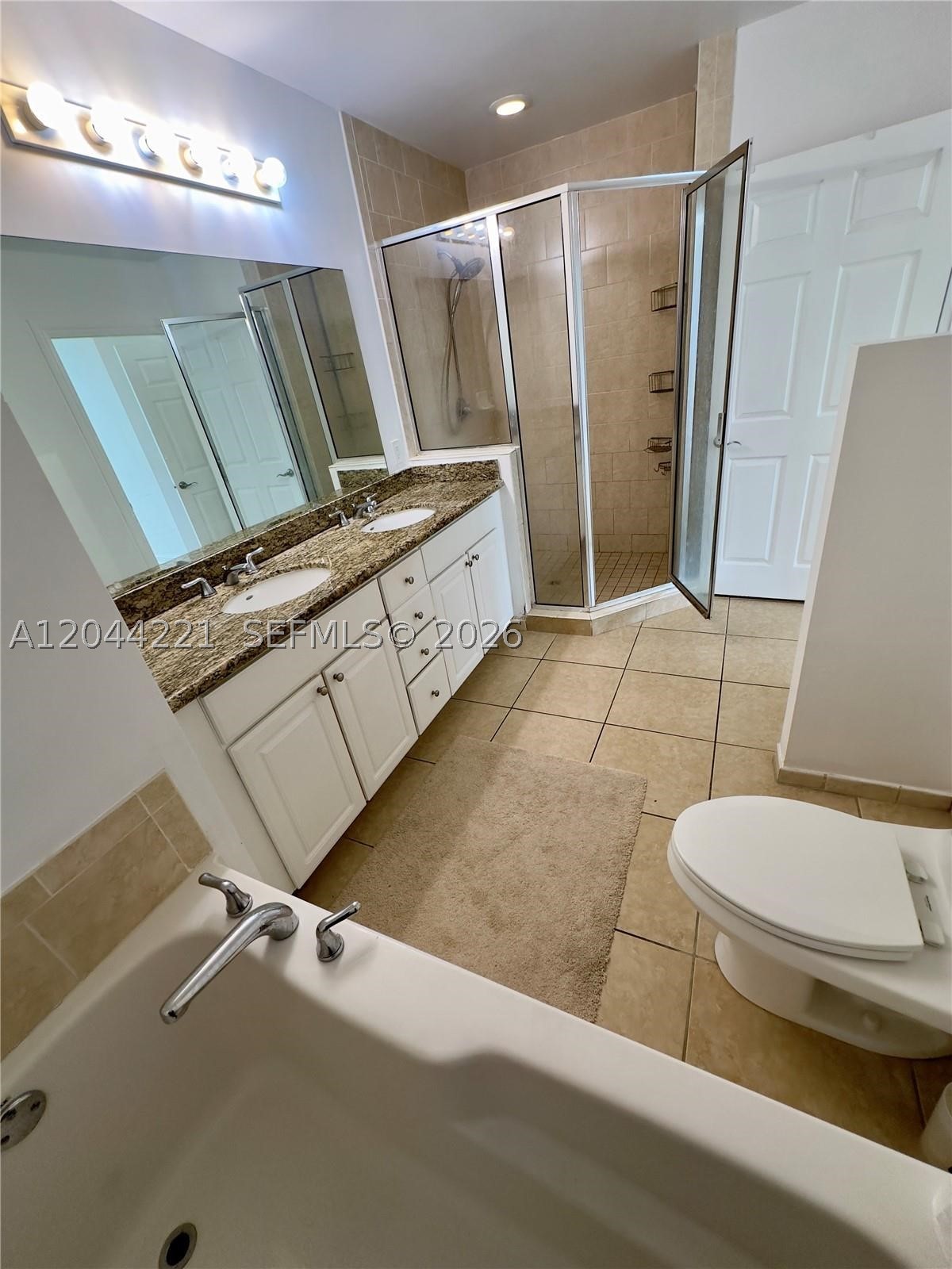 3001 Ne 185th St 515 Property Photo 11