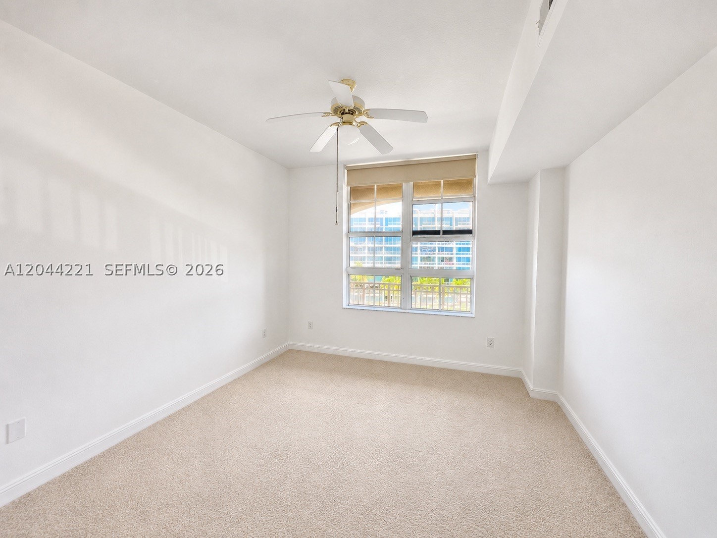 3001 Ne 185th St 515 Property Photo 13