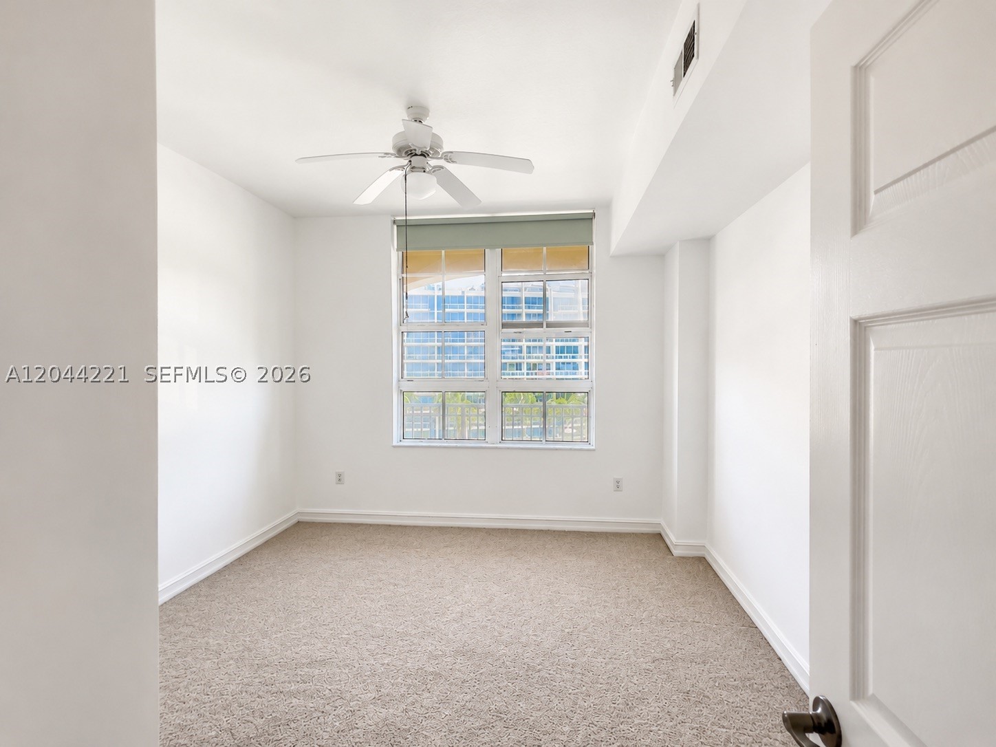 3001 Ne 185th St 515 Property Photo 14
