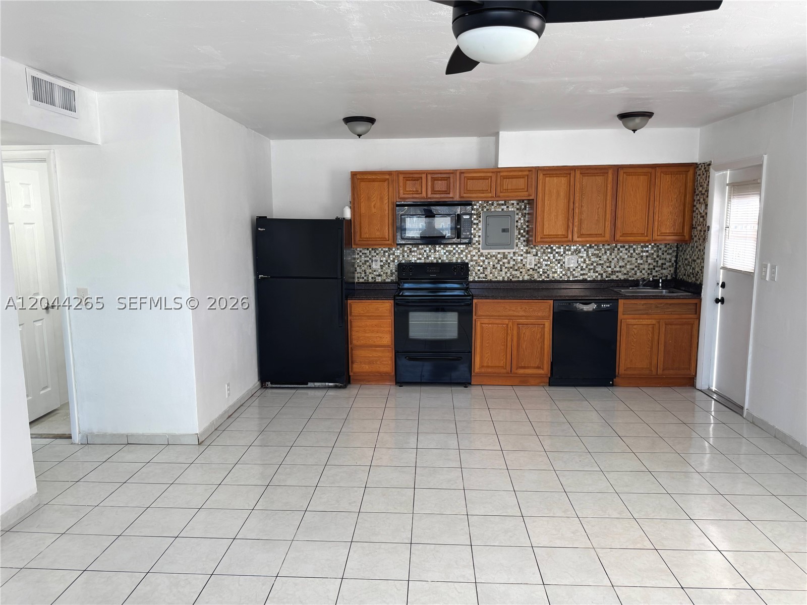 1765 Venice Ln 4e Property Photo 2