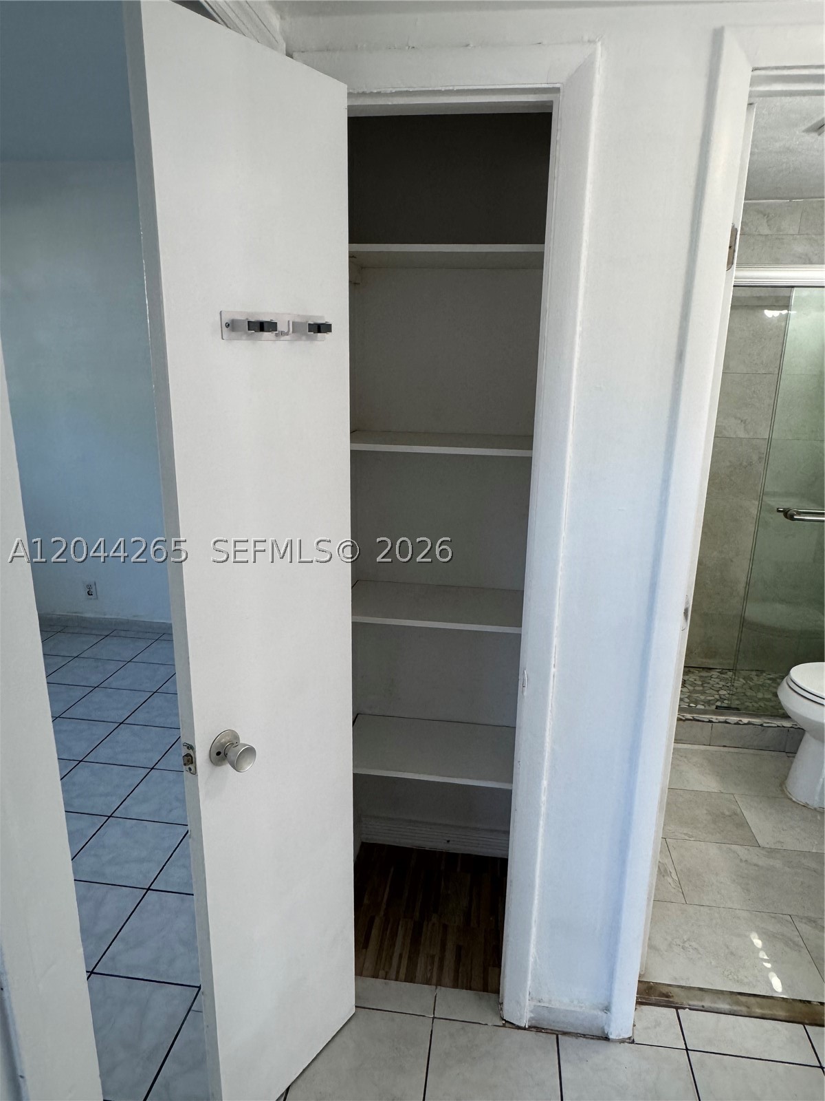 1765 Venice Ln 4e Property Photo 13