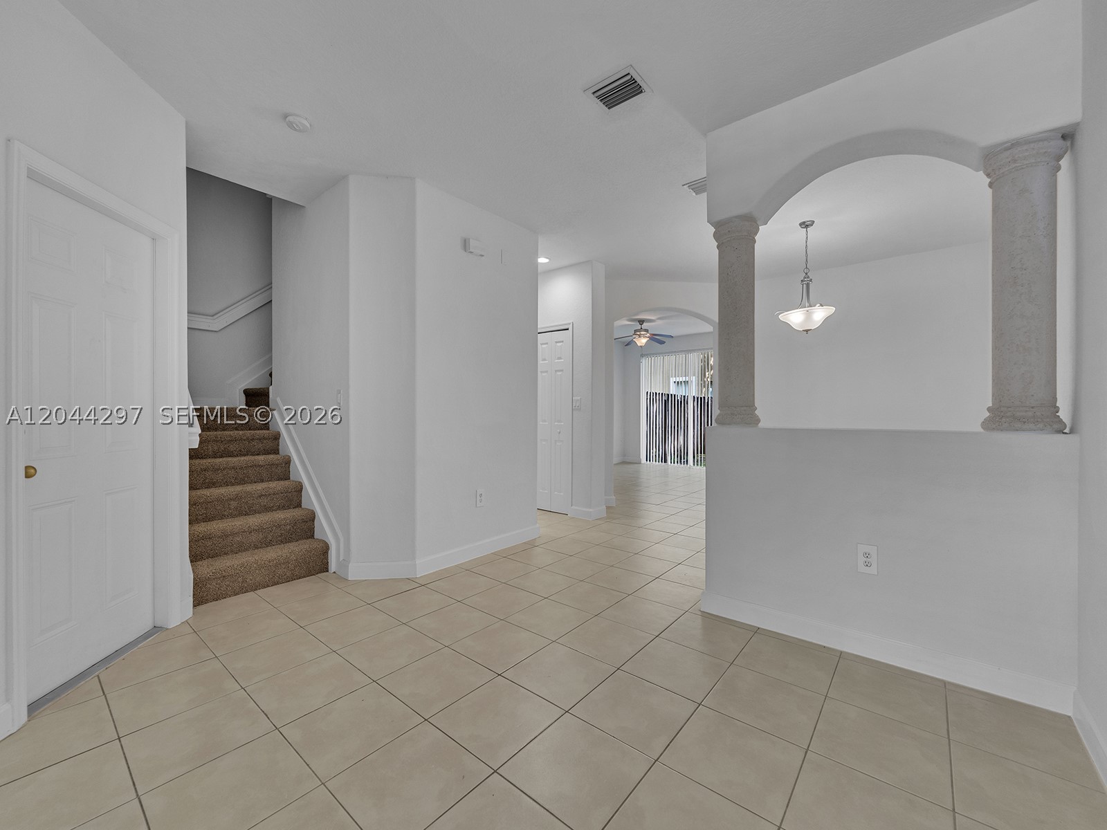 2482 Se 15th Ct Property Photo 4