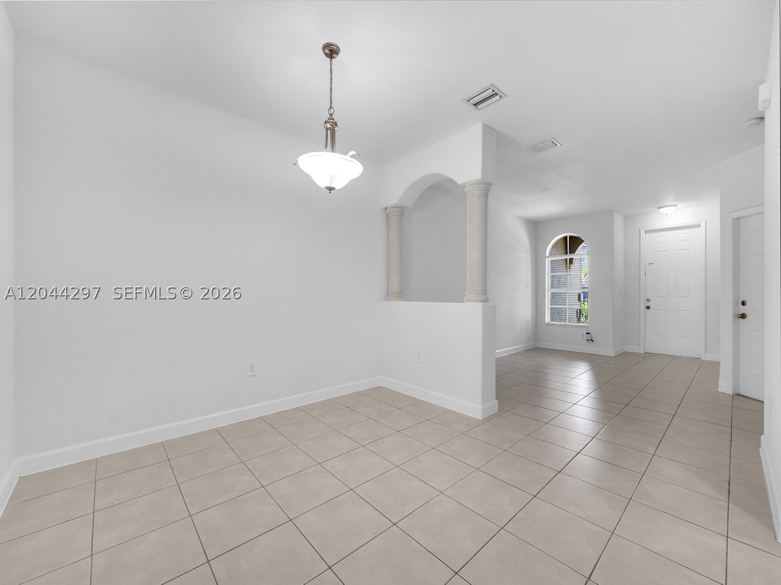 2482 Se 15th Ct Property Photo 8