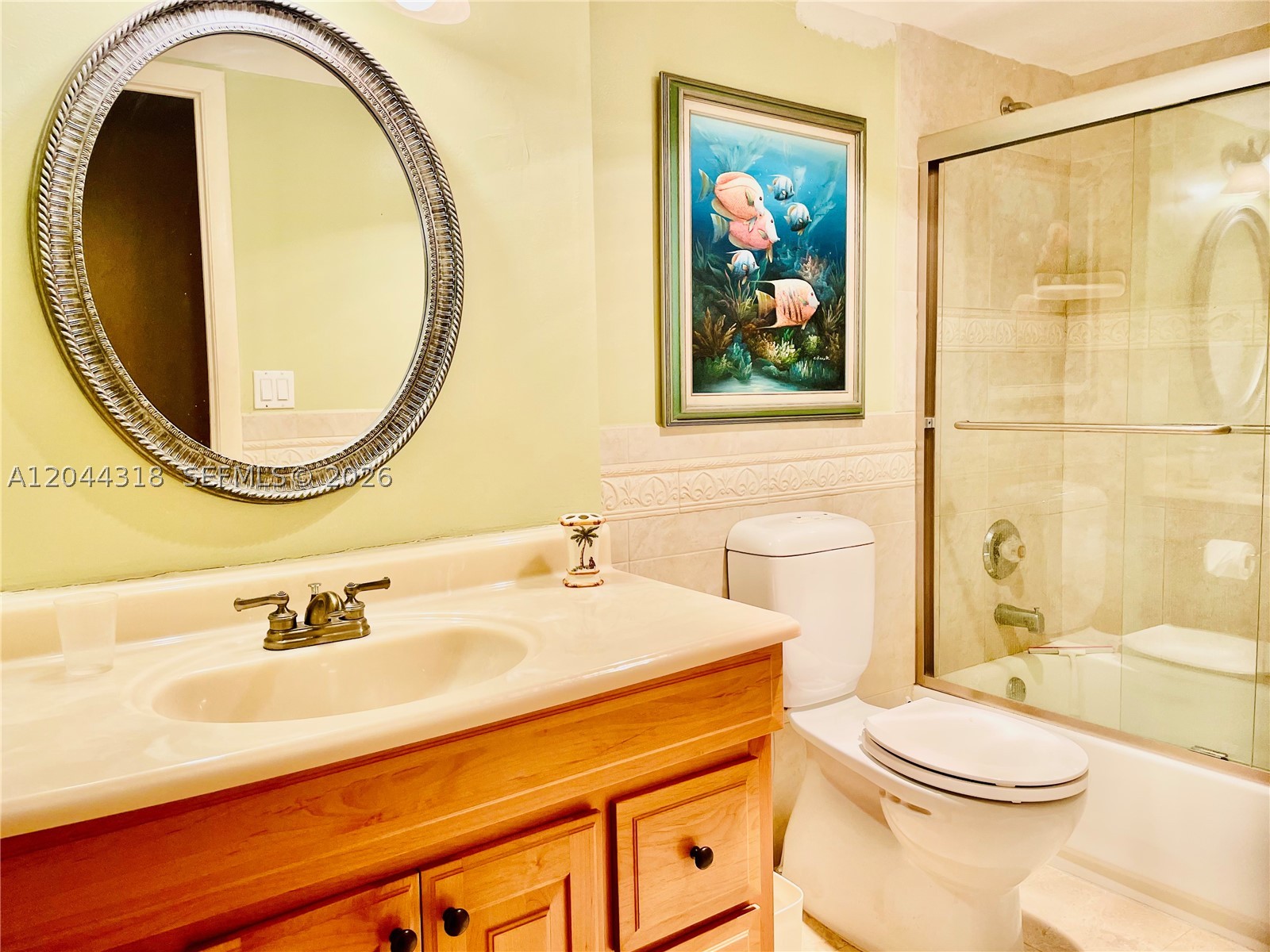 2555 Collins Ave 2006 Property Photo 10