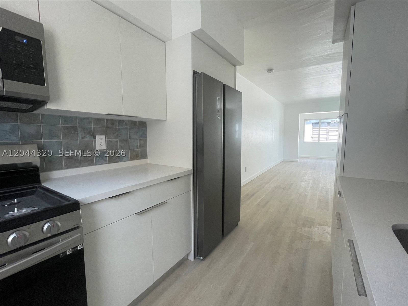 2120 Biarritz Dr 1 Property Photo 3