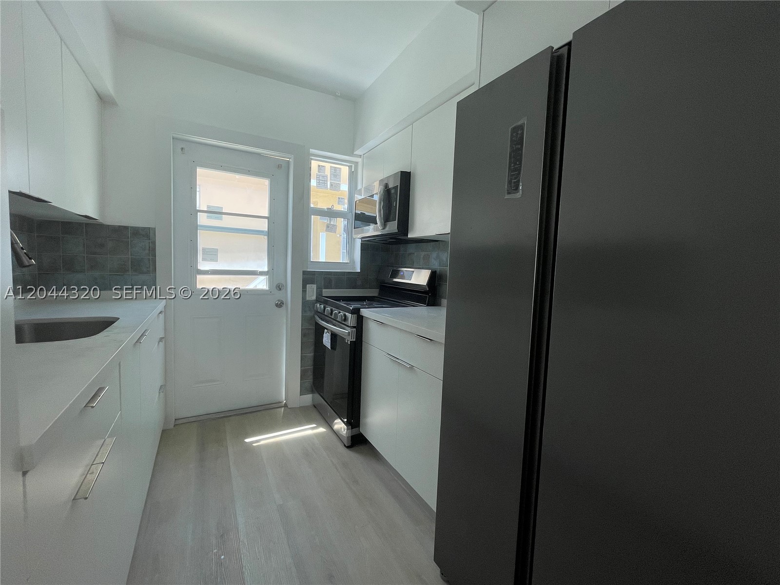 2120 Biarritz Dr 1 Property Photo 4