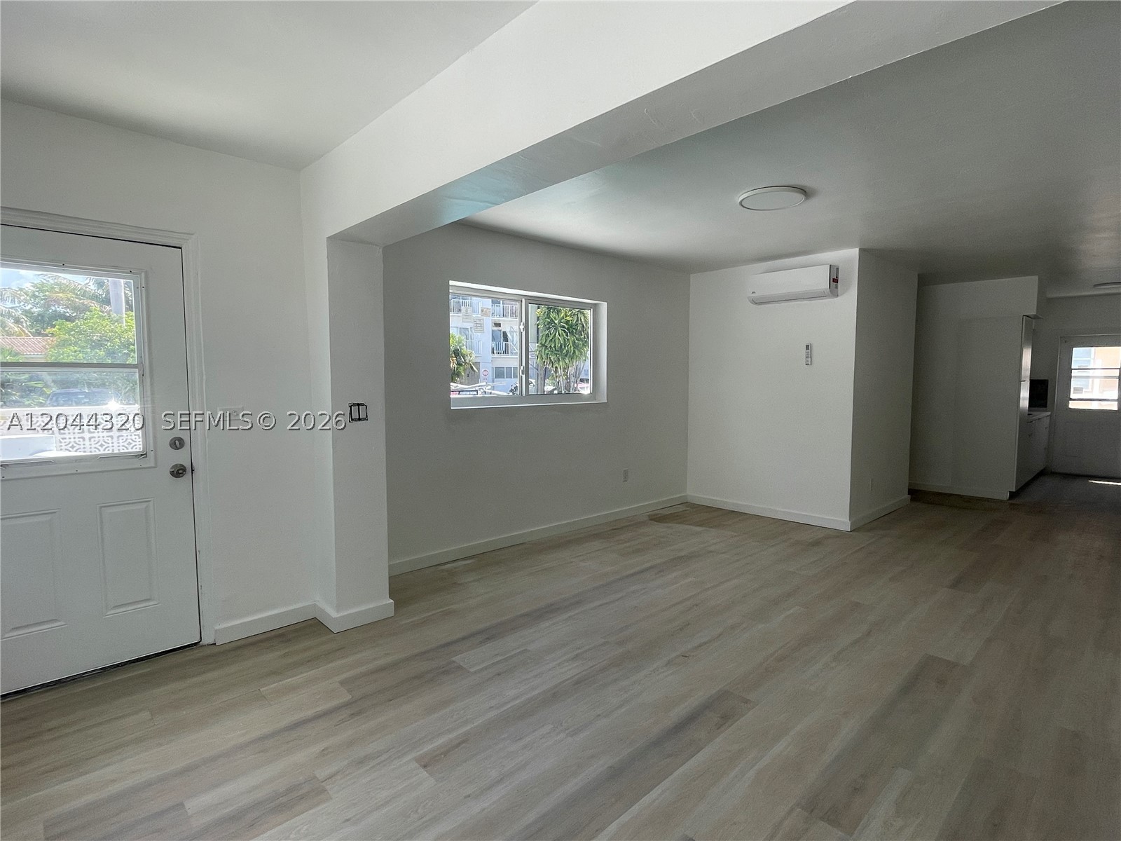 2120 Biarritz Dr 1 Property Photo 6