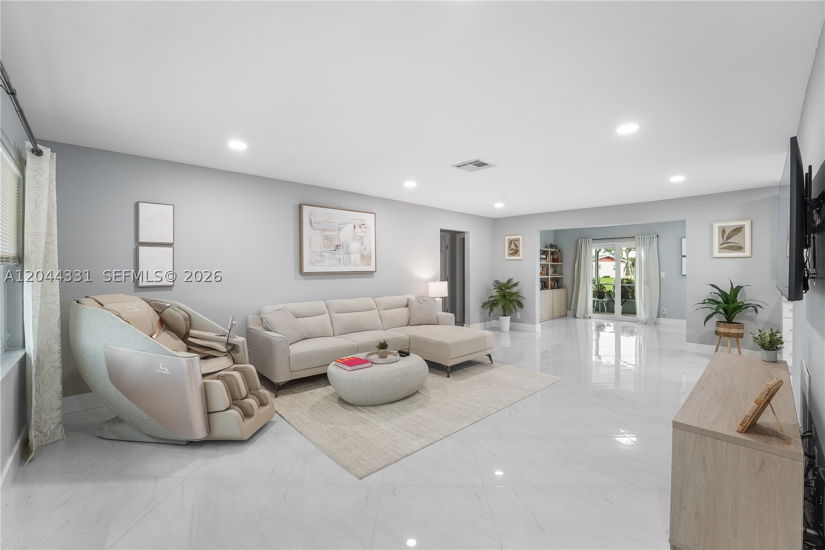 14307 Amapola Dr Property Photo 4
