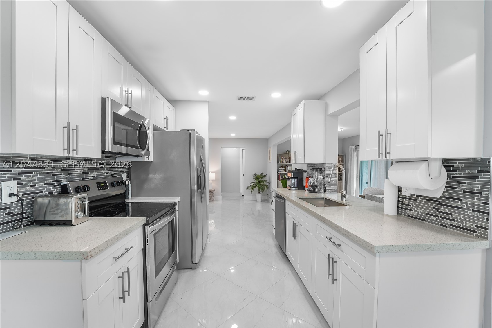 14307 Amapola Dr Property Photo 8