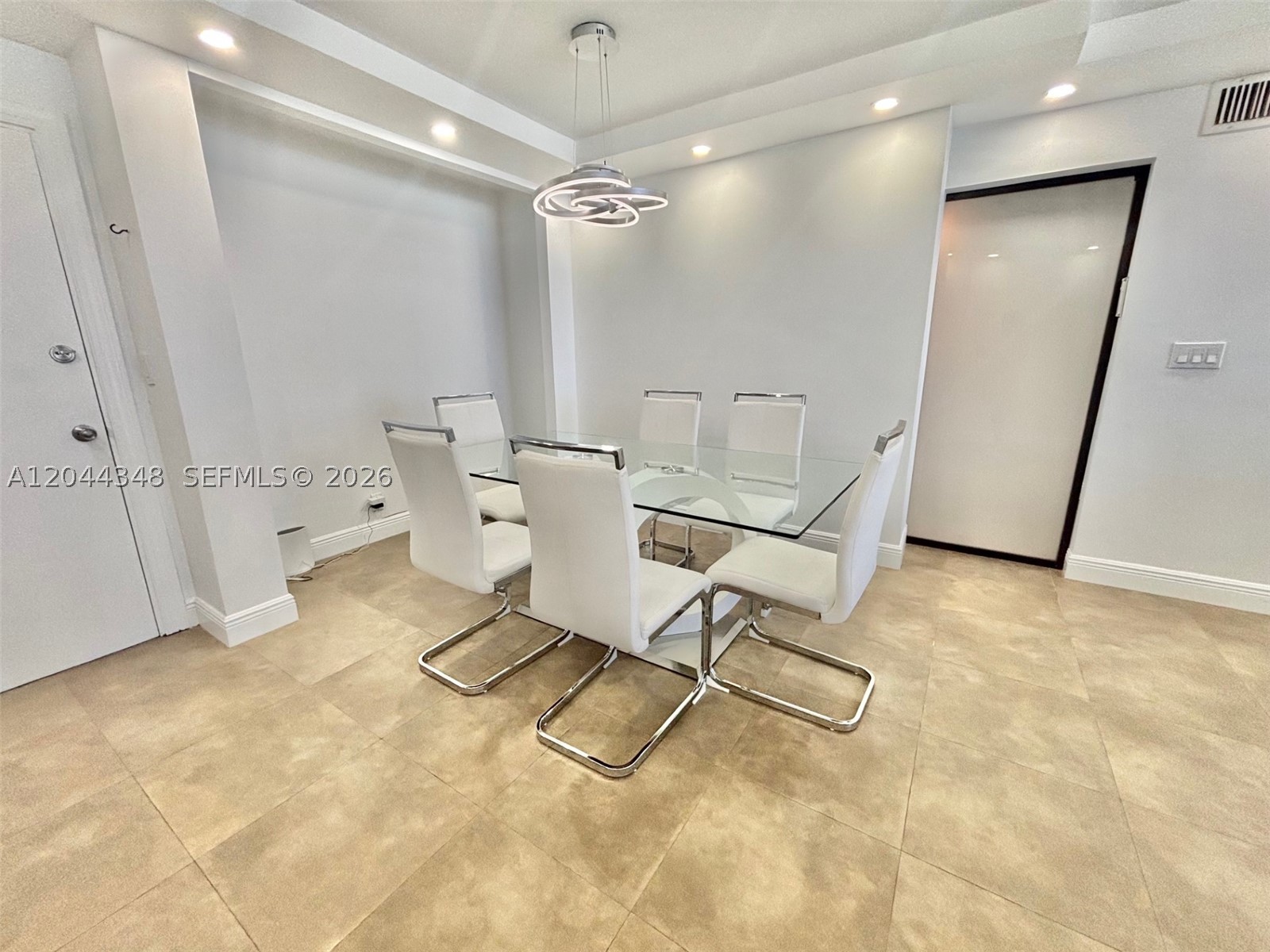 2030 S Ocean Dr 423 Property Photo 5
