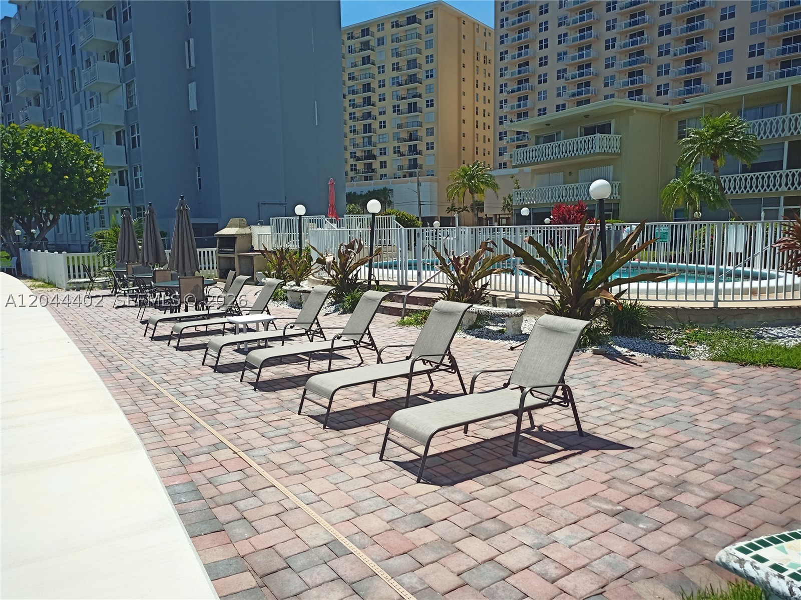 450 Golden Isles Dr 2h Property Photo 20