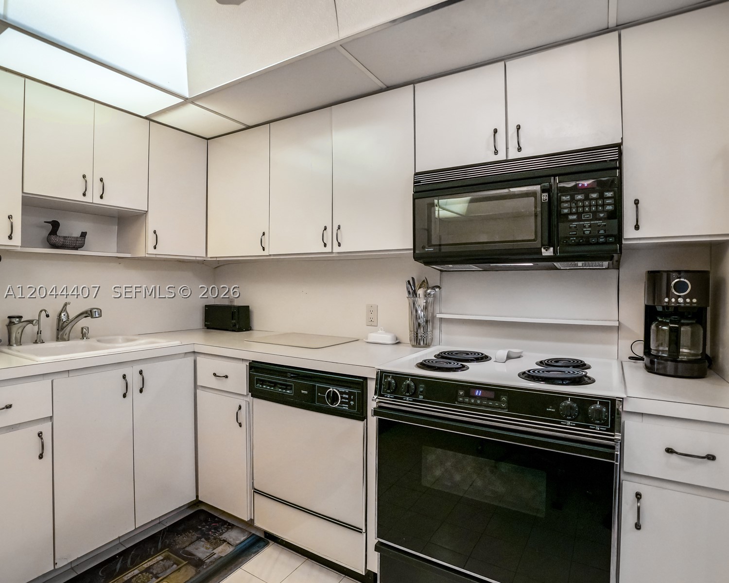 100 Bayview Dr 1620 Property Photo 10