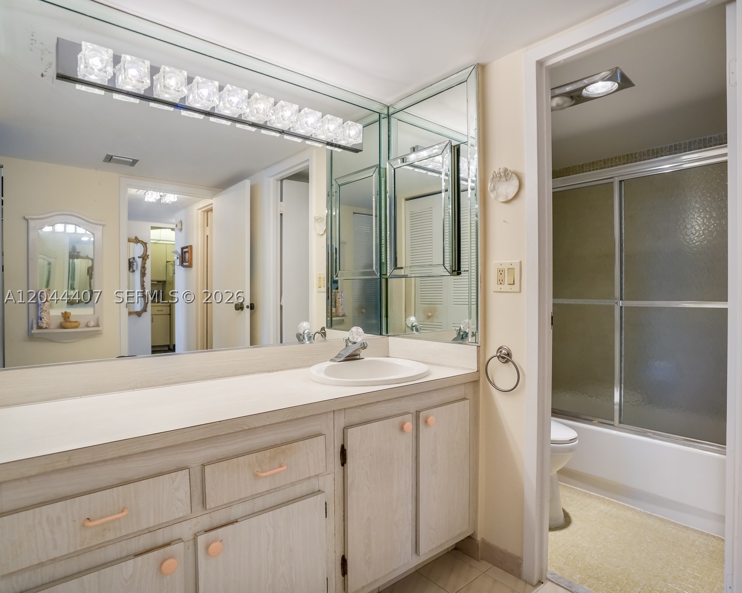 100 Bayview Dr 1620 Property Photo 16