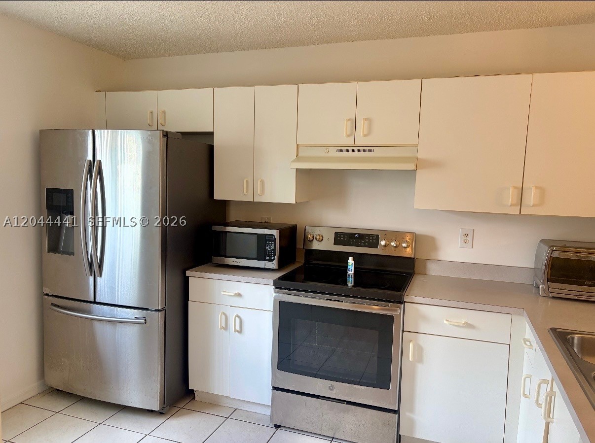 829 Nw 208th Way Property Photo 3